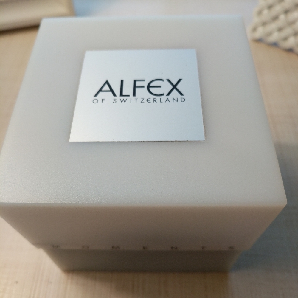 Alex Ladies Watch - Picture 2 of 6